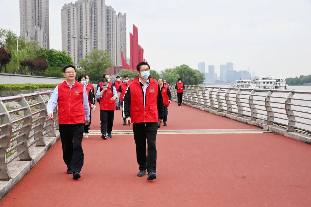 蘇鹽集團(tuán)舉辦慶“五?一”健步走,代“鹽”健康生活團(tuán)建活動 蘇鹽集團(tuán)舉辦慶“五?一”健步走,代“鹽”健康生活團(tuán)建活動