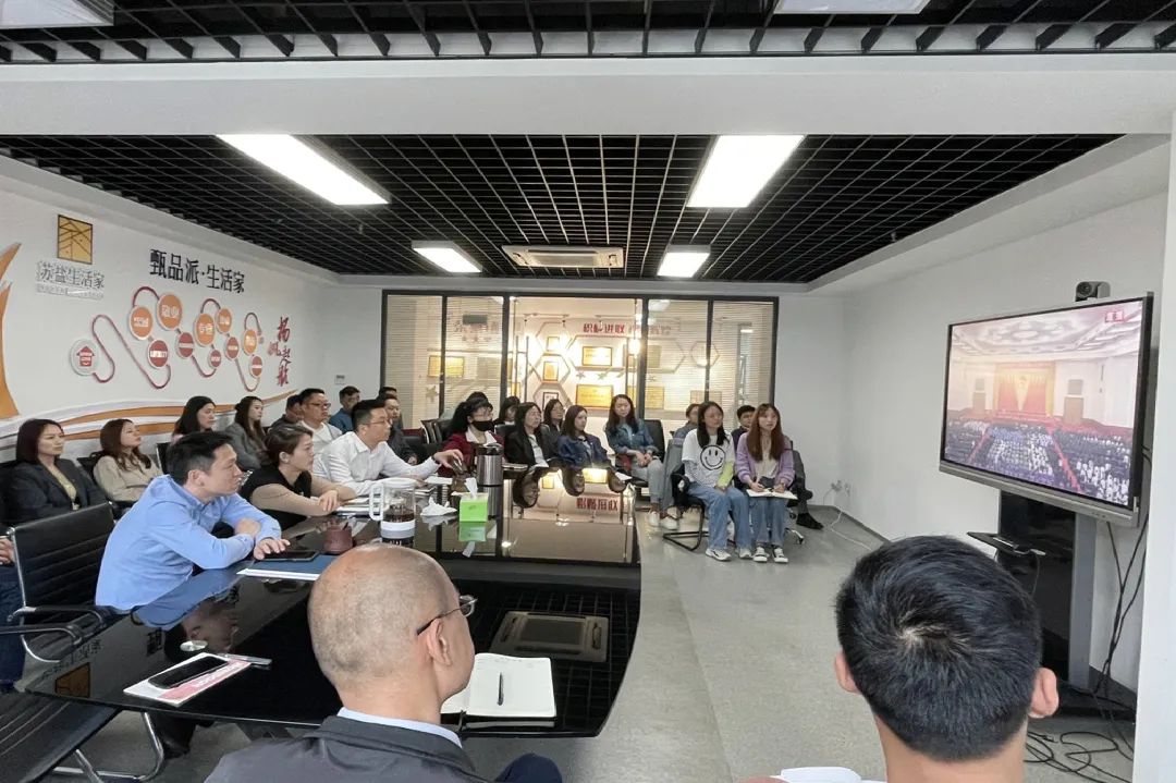蘇鹽集團團委組織團員青年收聽收看慶祝中國共產(chǎn)主義青年團成立100周年大會熱議習近平總書記重要講話 蘇鹽集團團委組織團員青年收聽收看慶祝中國共產(chǎn)主義青年團成立100周年大會熱議習近平總書記重要講話
